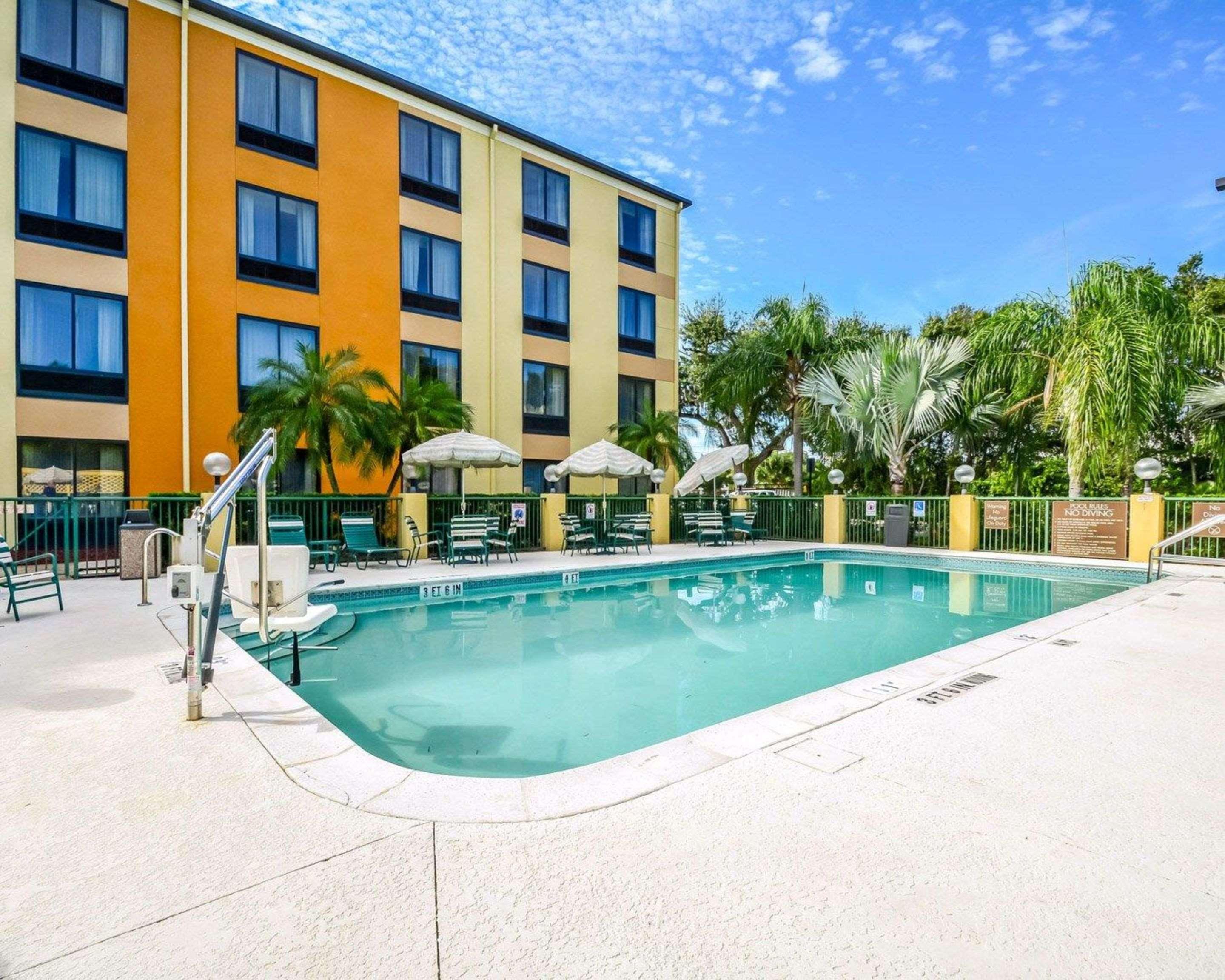 Hotel Comfort - Brandon 3*